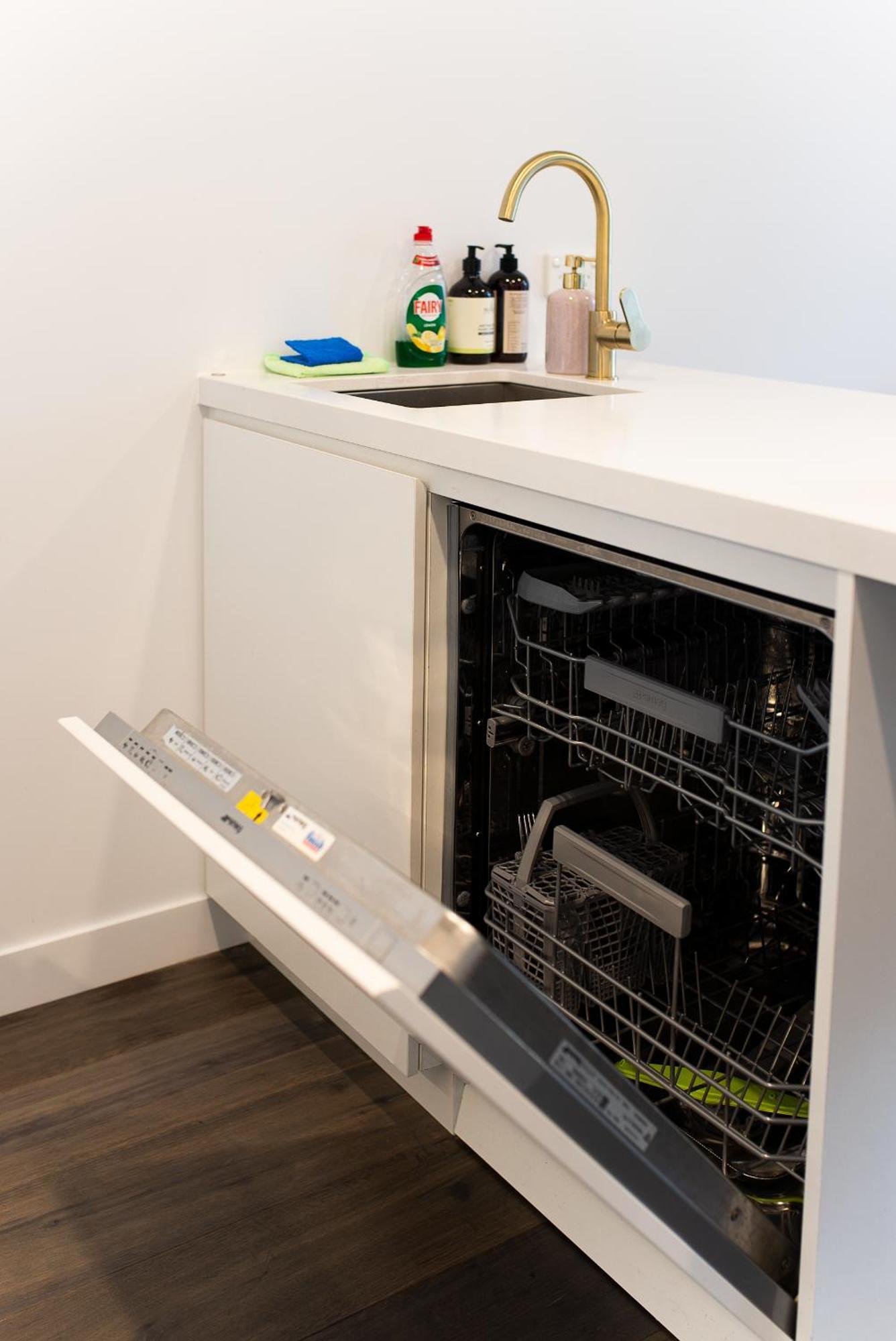 Apartment Next To Public Station, Boxhill Central, 2 Bedrooms, Free Parking And Wifi Box Hill Exterior photo